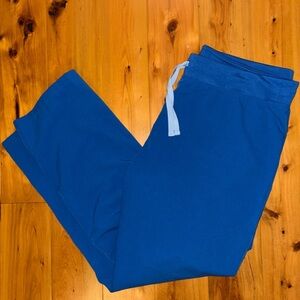 Figs women’s Livingston scrub pants